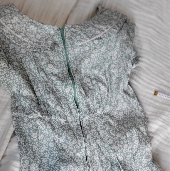 KEEPING FOR NOW Vintage Erika Floral 70's Dress - Picture 4 of 10